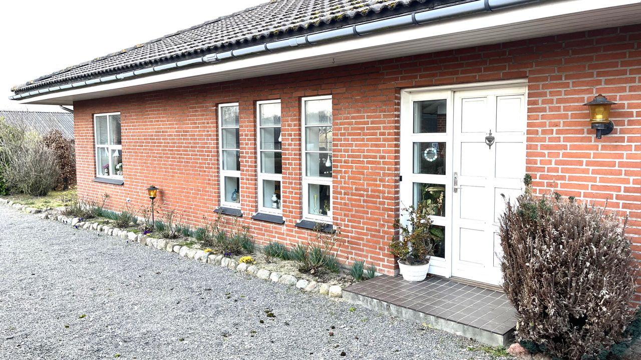image 02