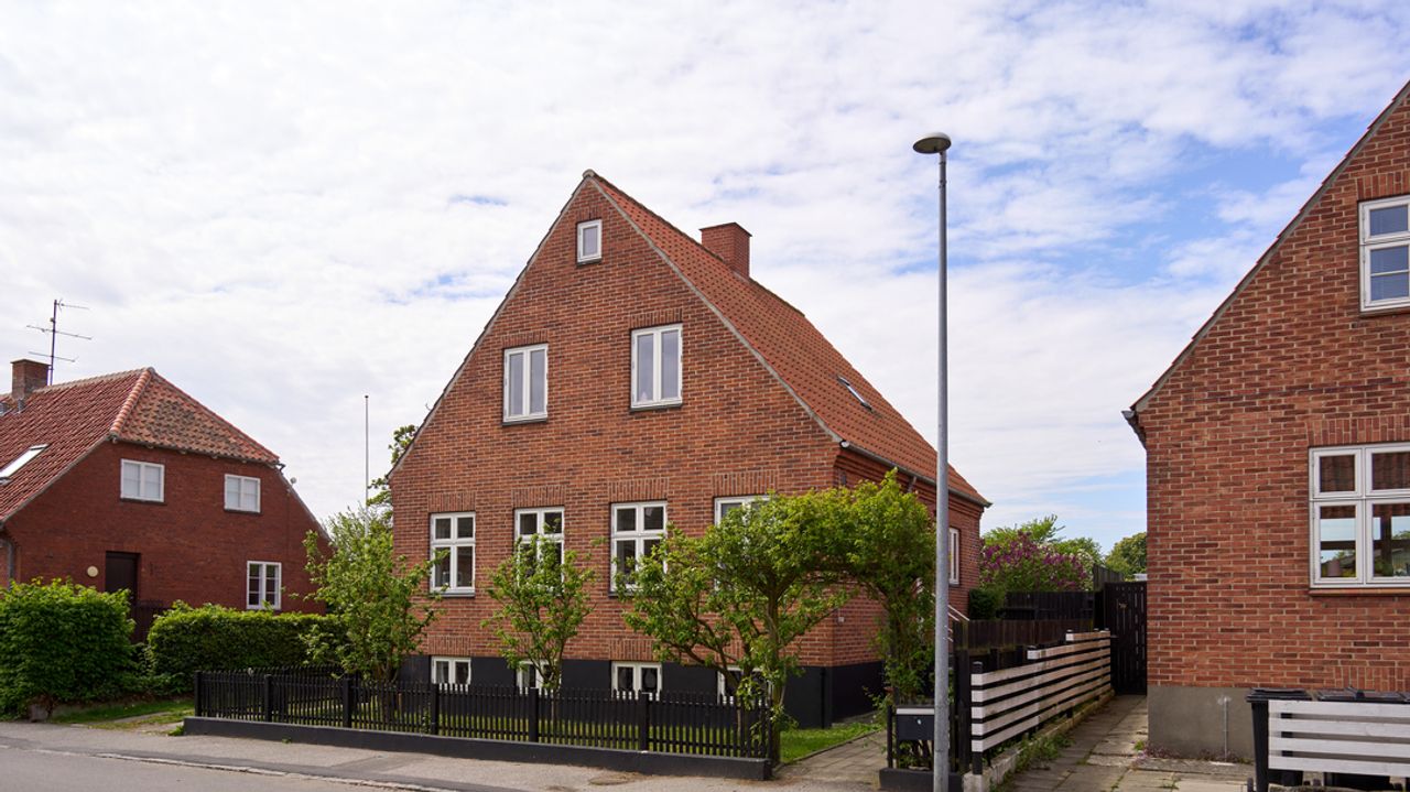 image 01